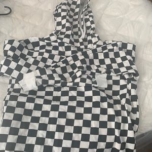 Black and white long sleeve crop top hoodie